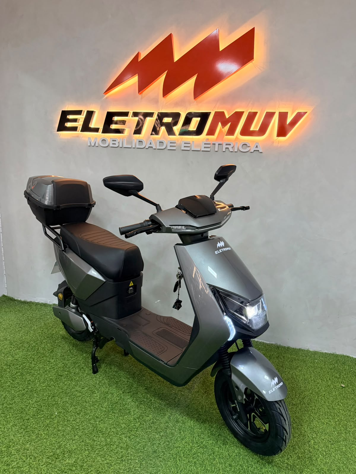 Scooter elétrica Invicta 1000w azul com baú